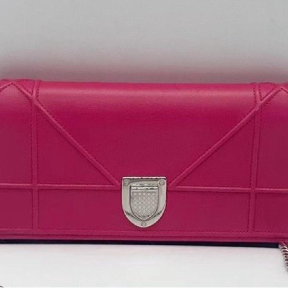 DIOR DIORAMA WALLET ON A CHAIN